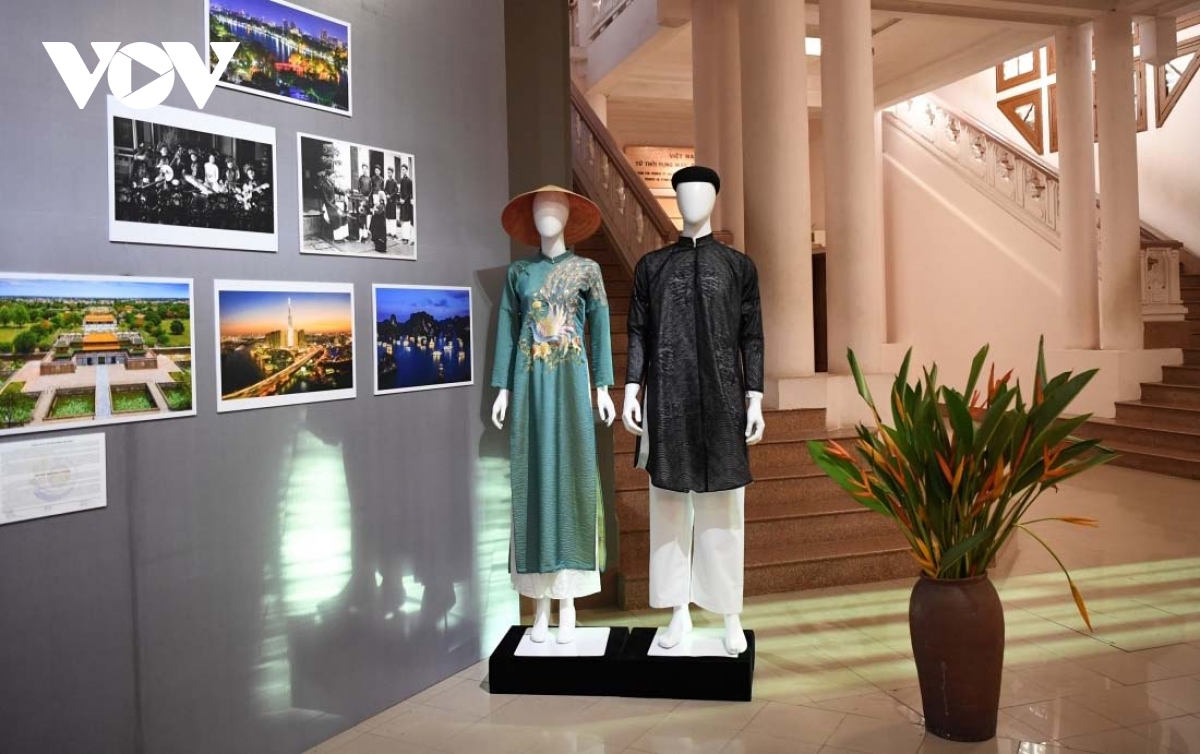 Traditional costumes of ASEAN members on display in Vietnam